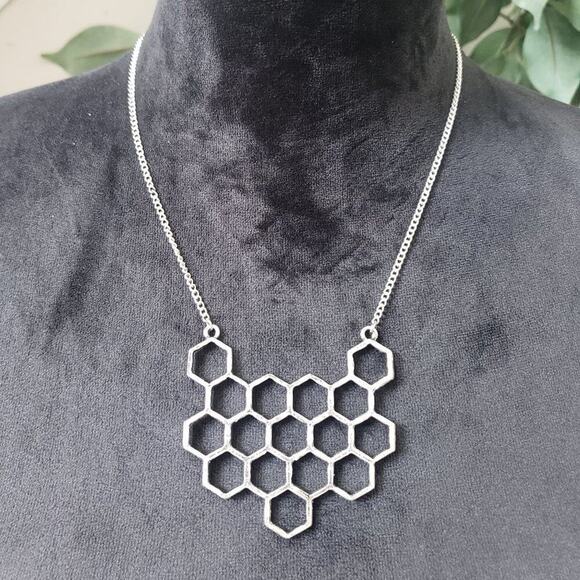 Womens Antiqued Silver Tone Hexagonal Brass Bee Bib Necklace with Lobster Clasp - Picture 1 of 6